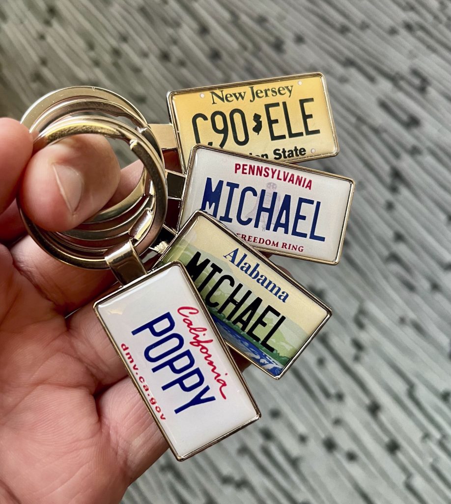Personalised Number Plate Keyring – Slim Design, Rectangle, Split Ring, Modern Plastic (Choose Your Text)